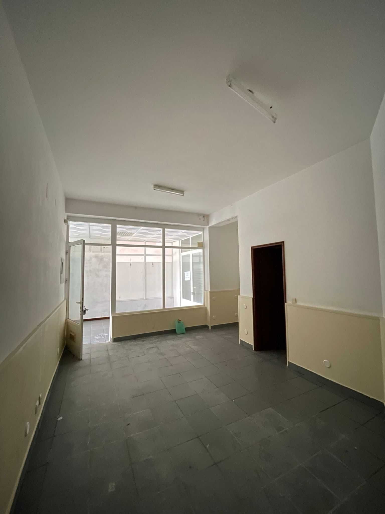Espaço comercial na Rua de São João, Penacova - 83 Metros Quadrados