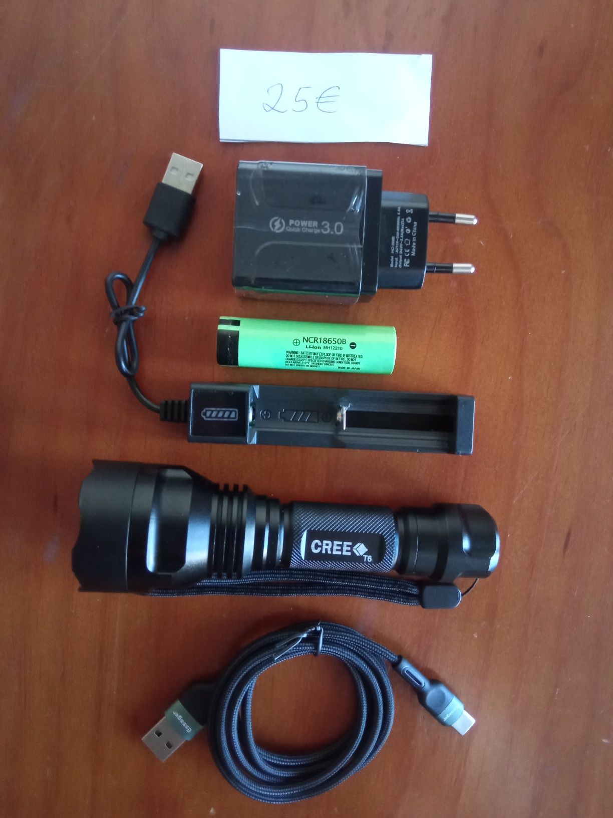 Lanterna Ultrafire C8 XML-T6 carregador rápido USB e bateria