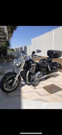 Triumph thunderbird commander 1700