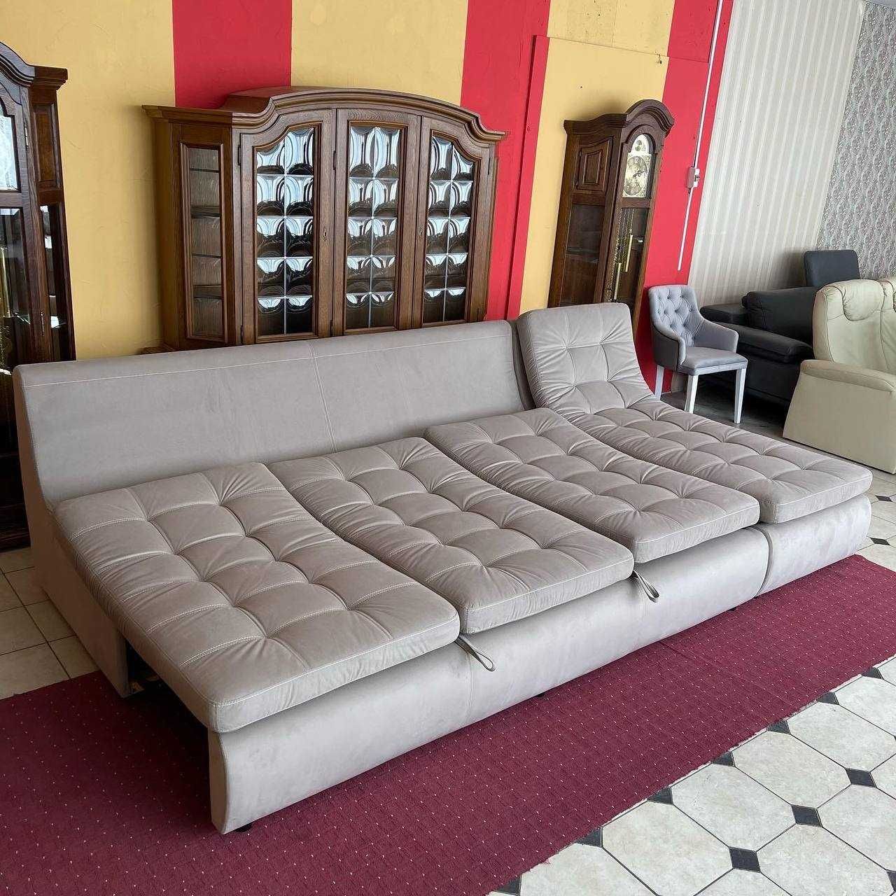Розкладний диван в тканині з нішею