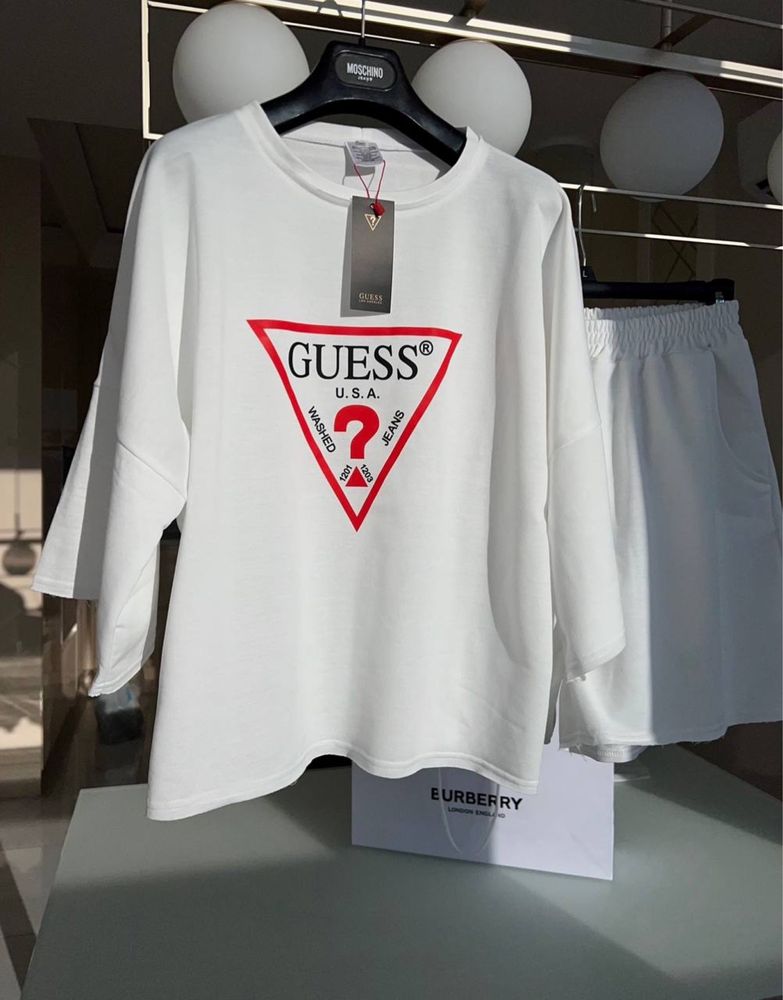 Новый костюм Guess с шортами