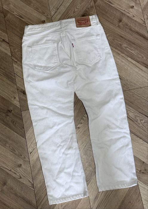 Levis 501 белые.