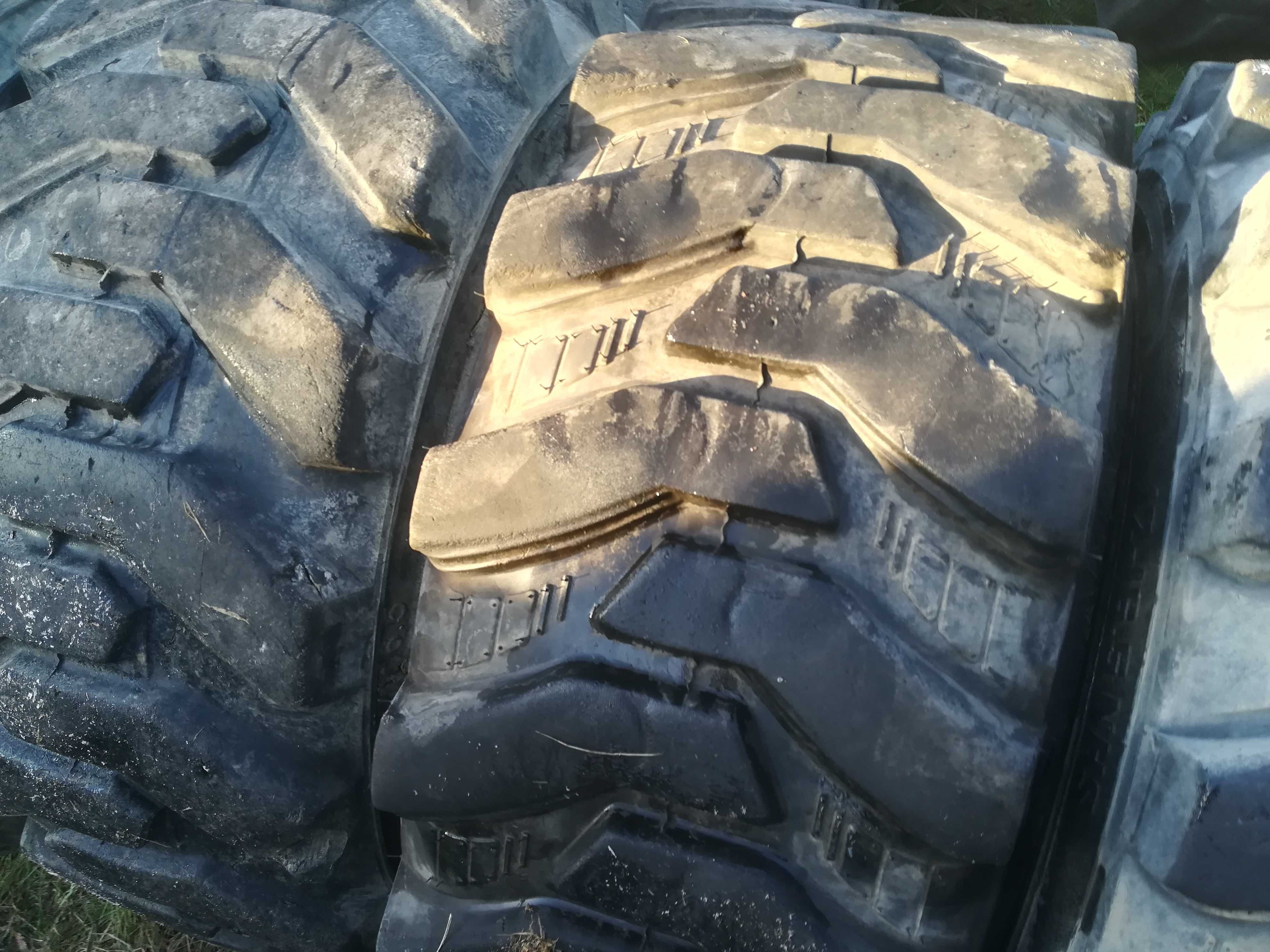 12-16.5 bobcat Camso solideal bkt 12r16.5