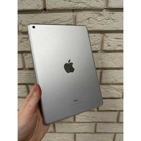 iPad 2018 32 GB Silver | AirPods Pro в подарунок