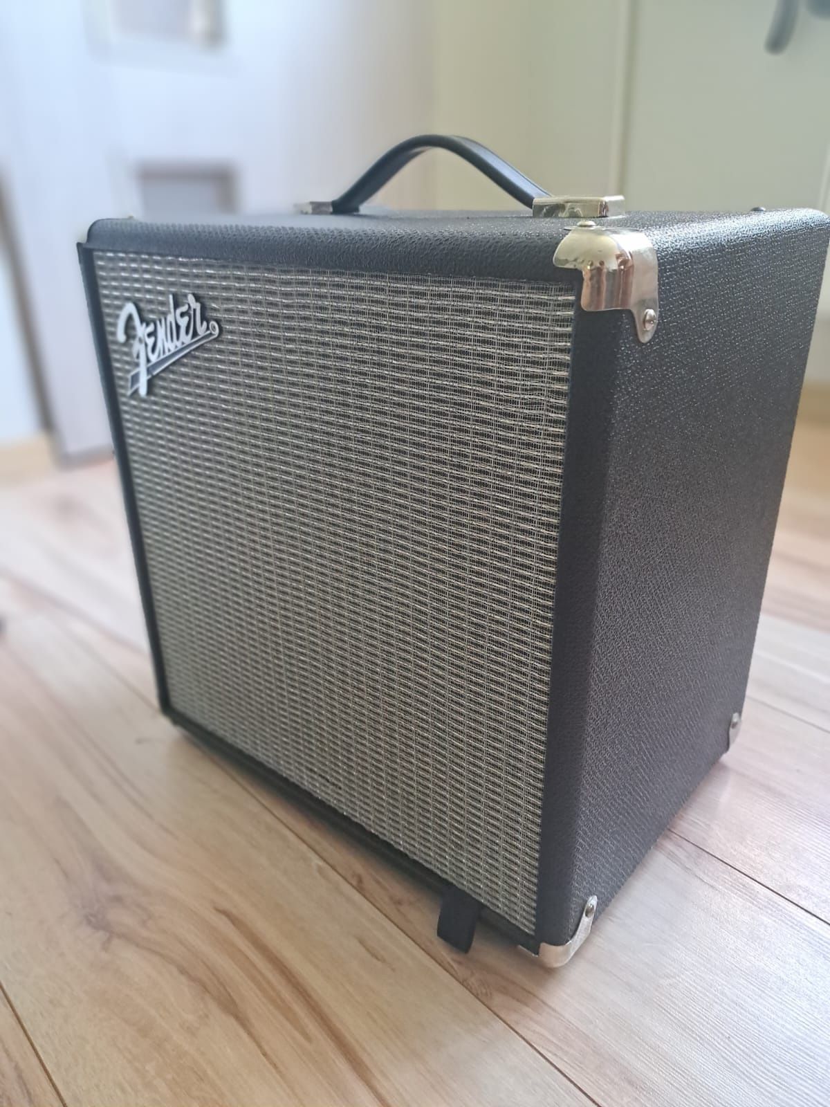 Fender Rumble 25 wzmacniacz bas combo basowe idealny stan
