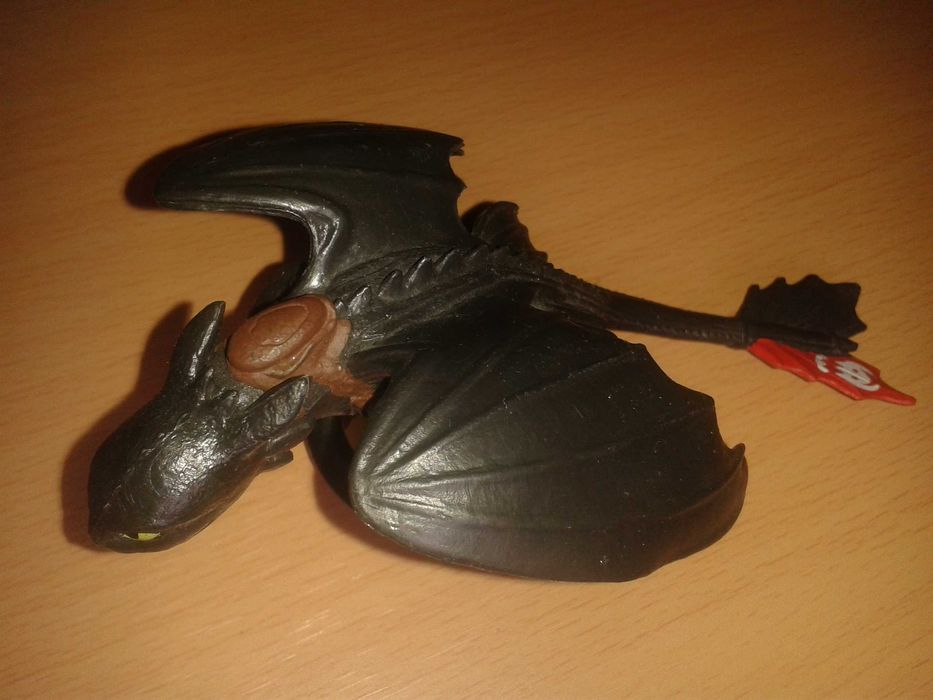 SZCZERBATEK nocna furia , jak wytresować smoka , duża figurka do zabaw