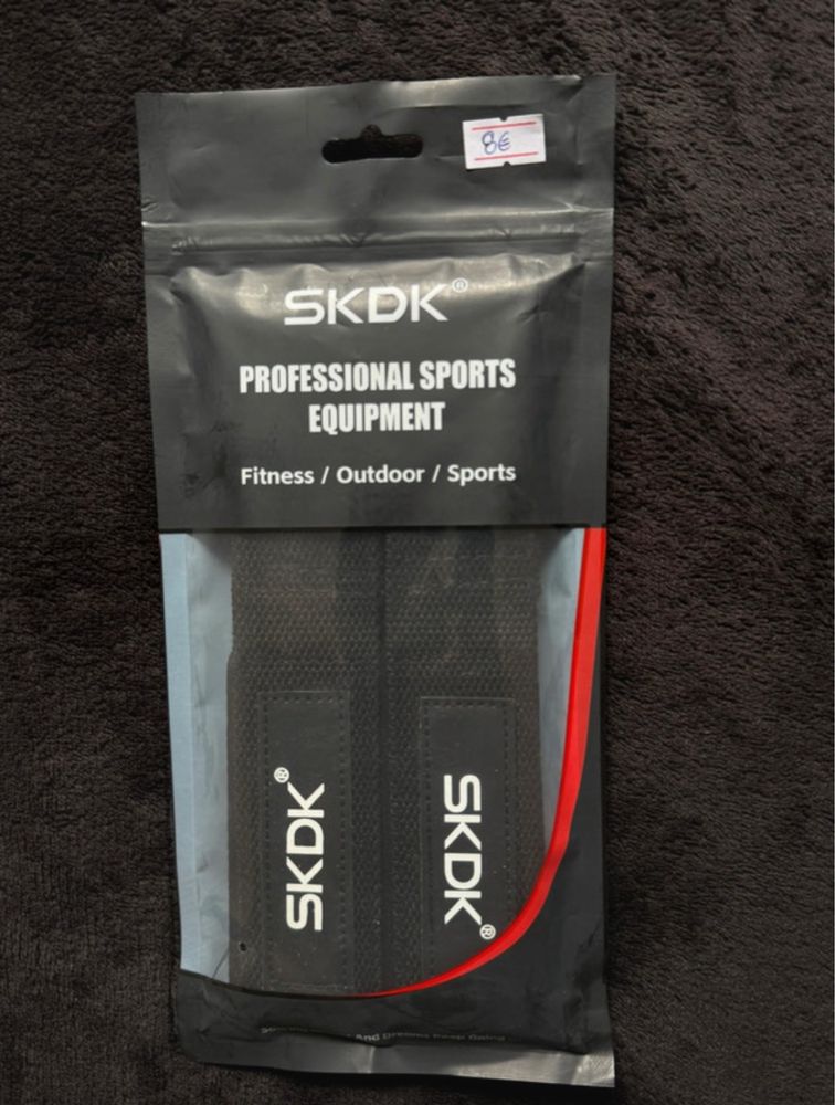 Straps /Alça de levantamento.