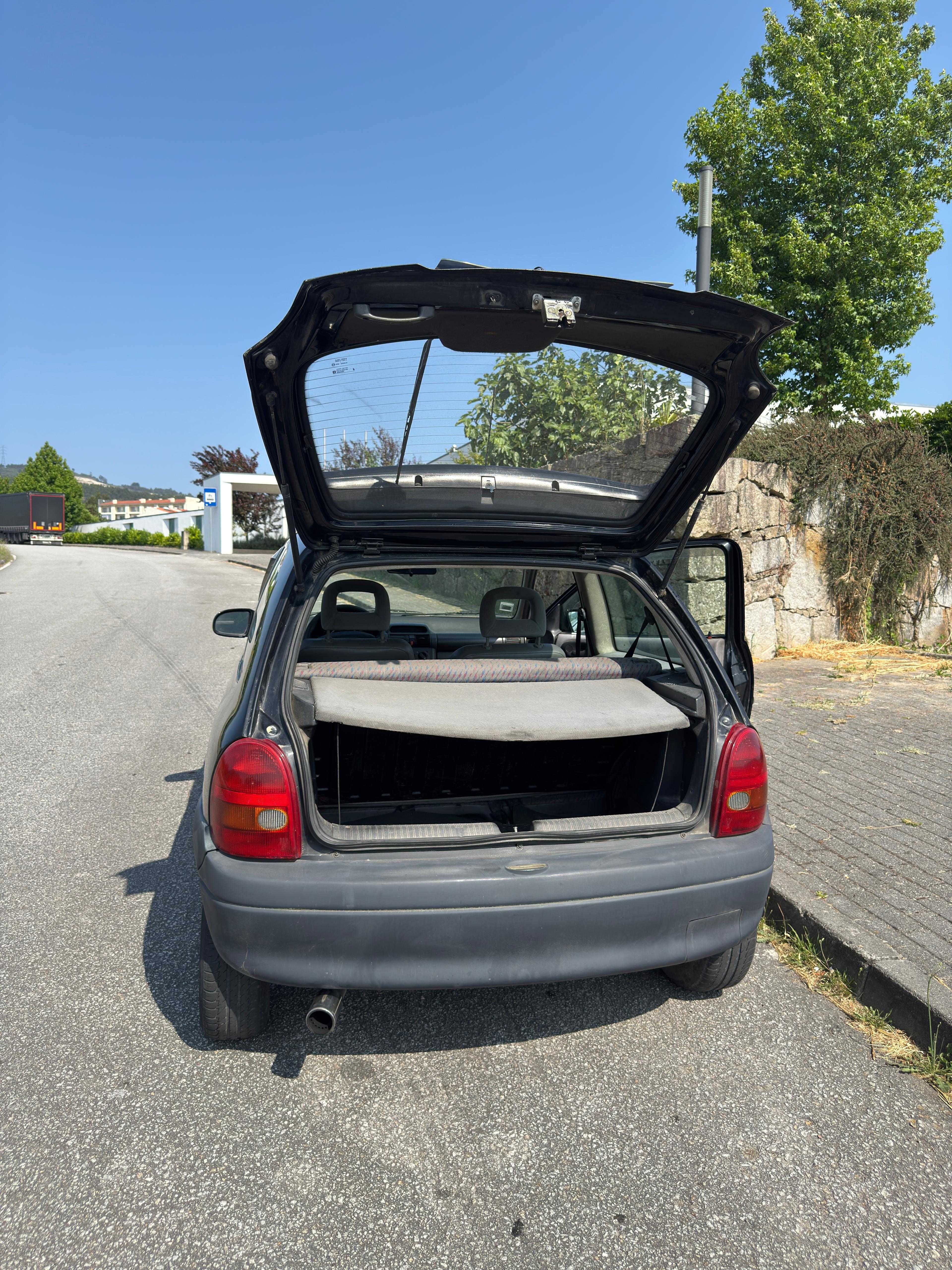Opel Corsa B 1.5 Diesel - Económico e Fiável
