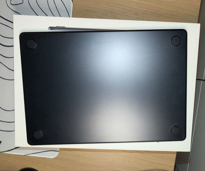 MacBook Air 15” M2 (2023) • 24GB/512GB • Midnight • bateria 100%