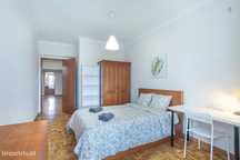 531286 - Quarto com cama de casal, com varanda...