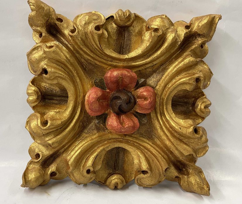 Talha, florão madeira de castanho dourado c/pintura
