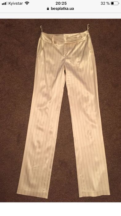 Женский костюм с шёлковой нитью белый и тёмно-серый