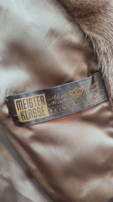 Futro z norek biszkoptowe