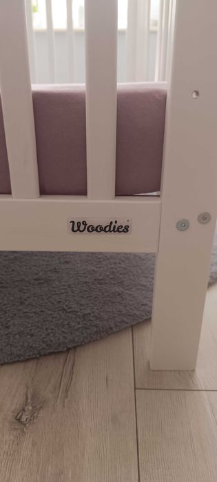 Łóżeczko niemowlęce z materacem