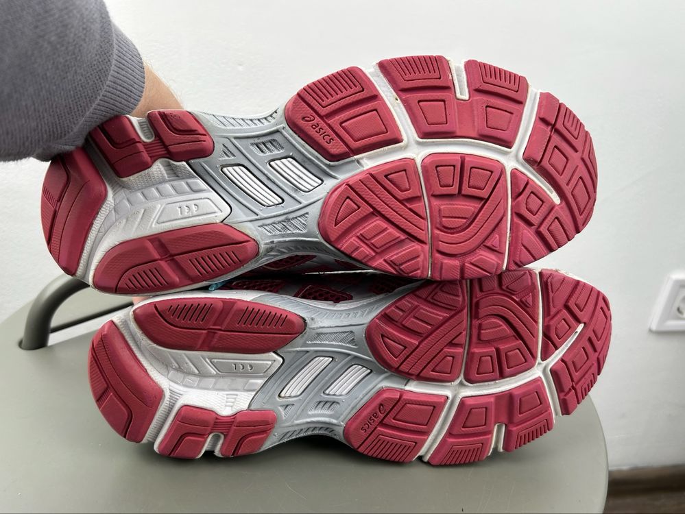 Оригінал! Кросівки Asics Gel Pulse 40 розмір 02402