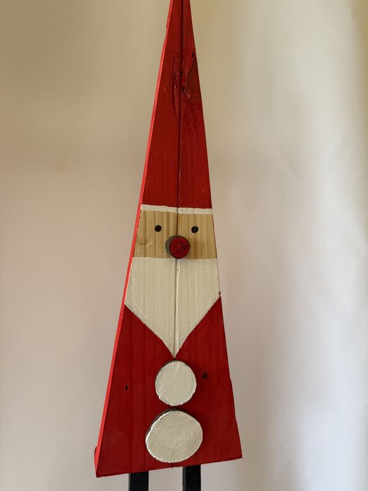 Drewniany Skrzat Świąteczny – rękodzieło, czerwony, 105 cm