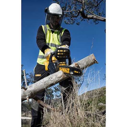 Motosserra Elétrica DeWalt como nova