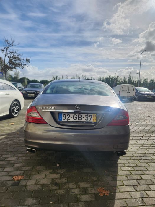 CLS 320 CDI só 150.000 km Nacional como novo com o livro de revisões