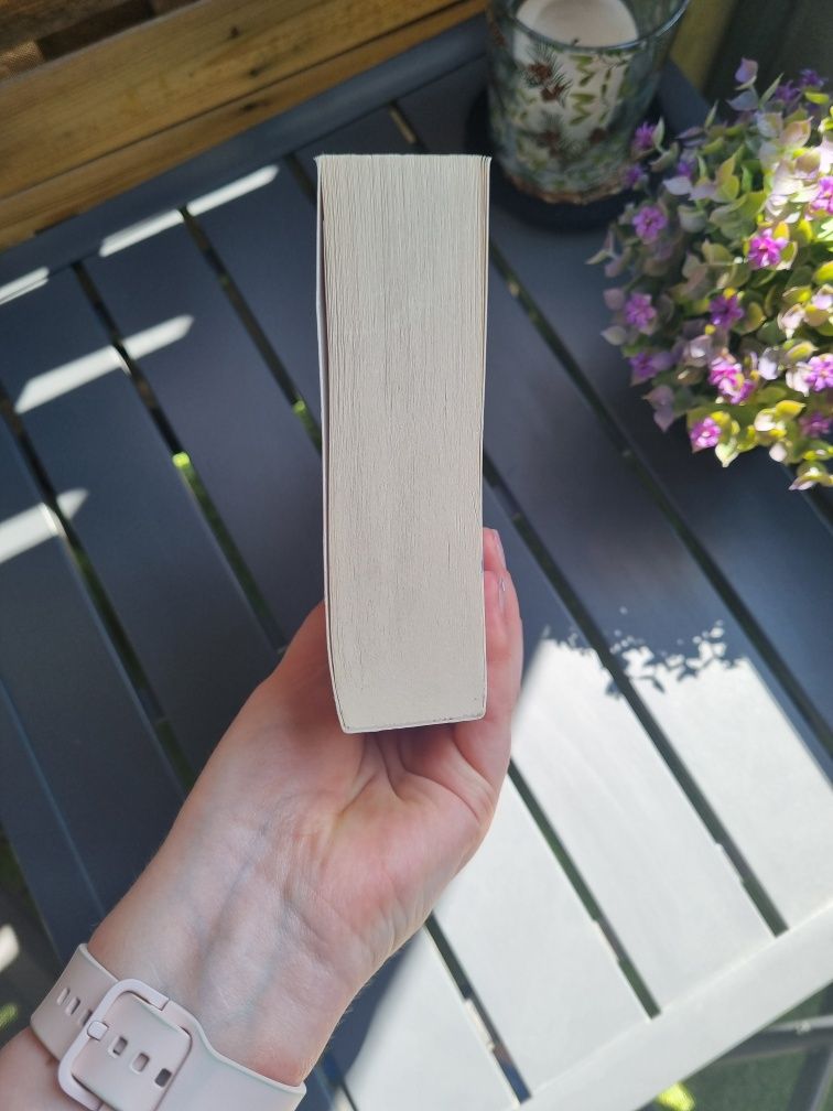 Jojo Moyes "Pod osłoną deszczu"