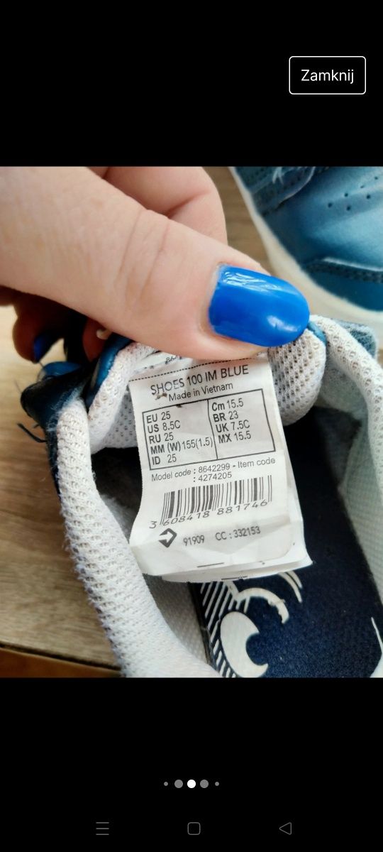 Buty chłopięce jak i dziewczęce .