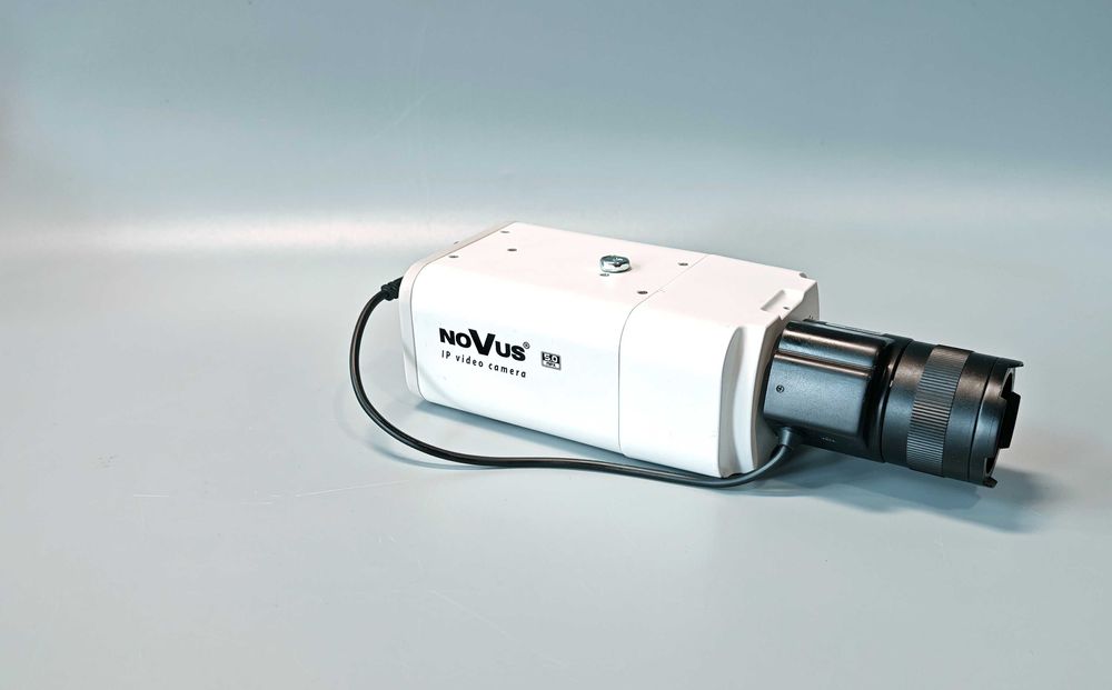 Kamera kompaktowa monitoring IP NoVus NVIP-5DN7000C-1P microSD kable