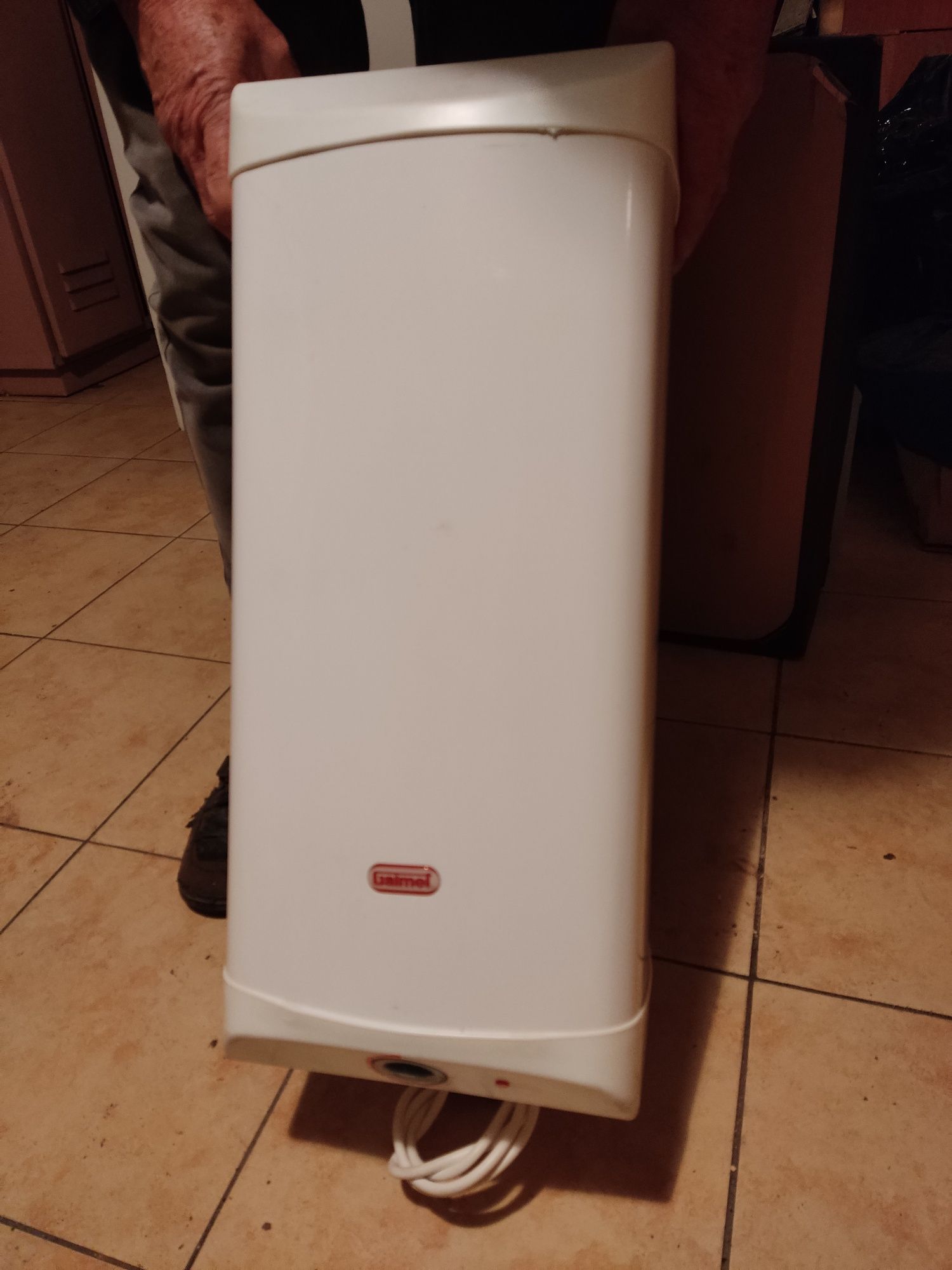 Podgrzewacz elektryczny nadumywalkowy