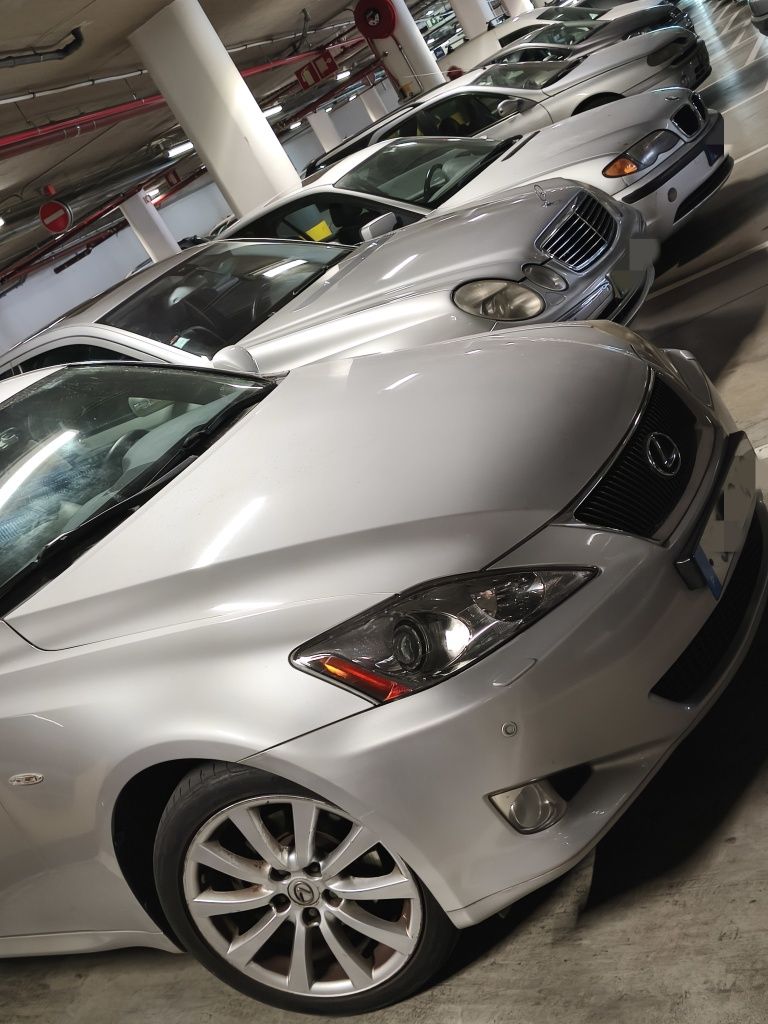 Lexus is220d impecável