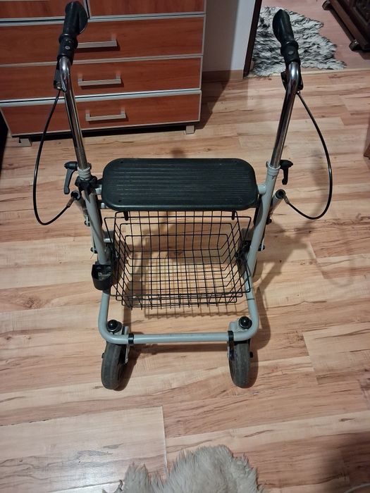 Chodzik rehabilitacyjny dla seniora
