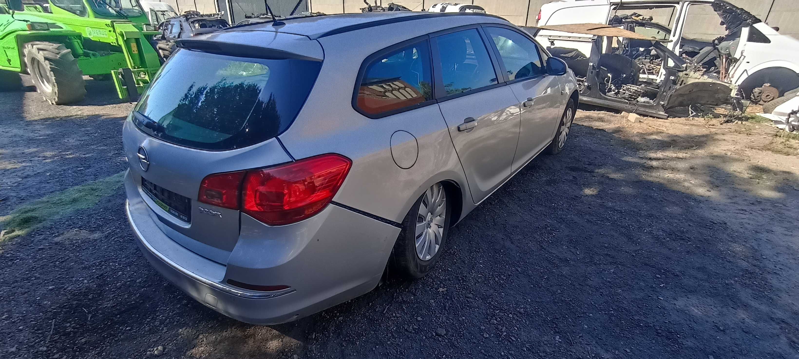 opel astra J eco flex 1.6 cdti B16DTL lak z176 samochód na części