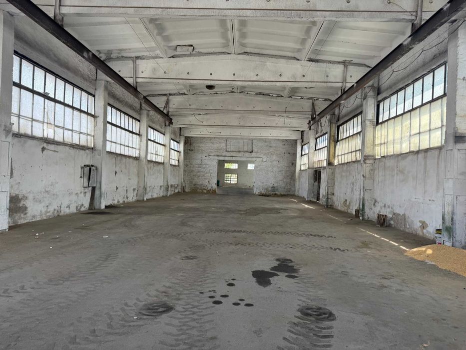 Продам склад 960 м² з кран-балкою 5 т та 90 кВт | Вороновиця
