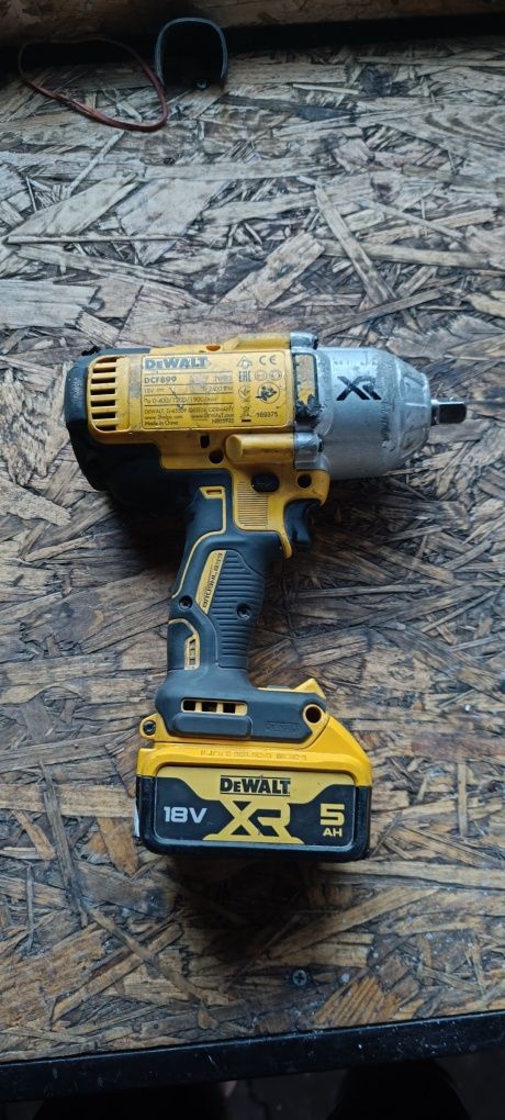 Klucz udarowy DeWalt dcf 899p1