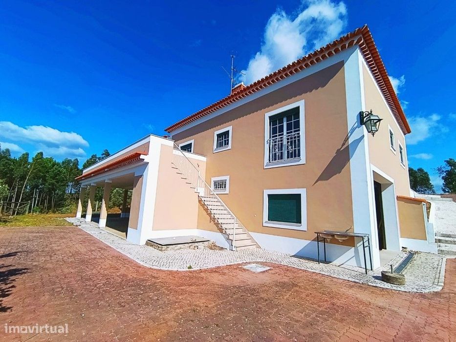 Moradia com vista para a Albufeira de Castelo de Bode