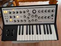 Moog Sub Phatty analogowy syntezator + usztywniany pokrowiec