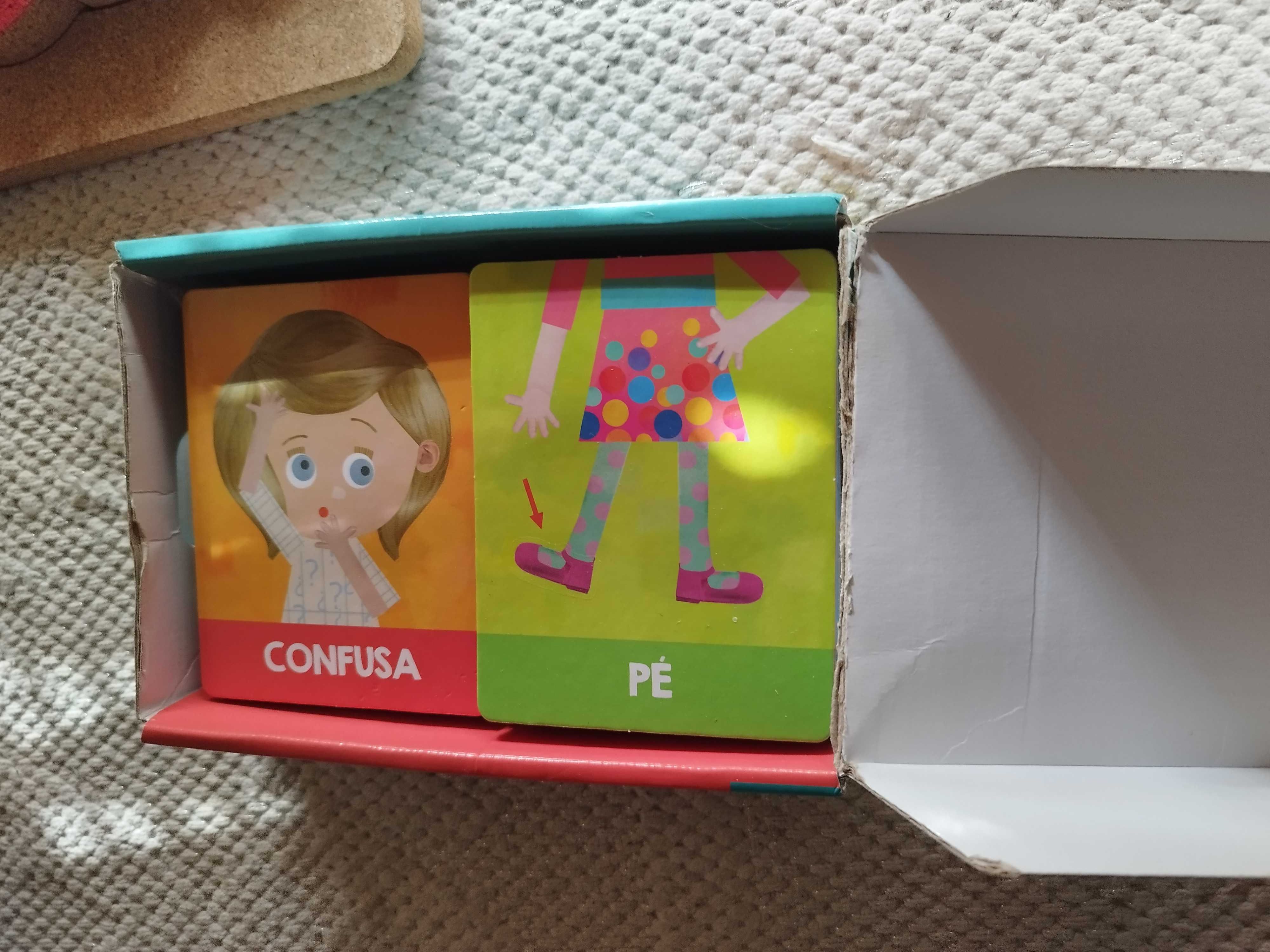 4 brinquedos para bebés