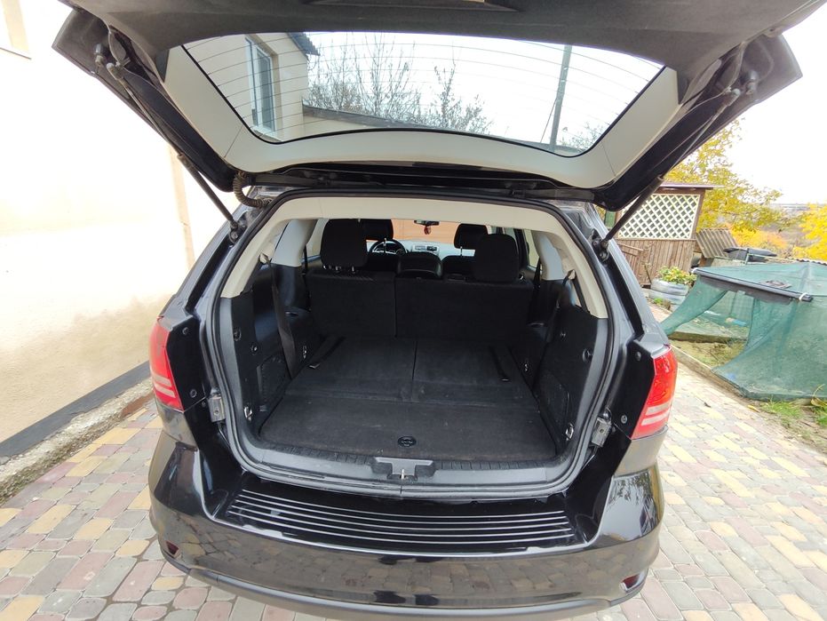 Продам Додж в отличном состоянии 7 мест