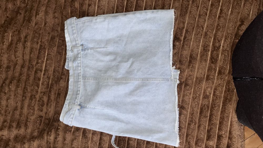 Асемитрична жіноча джинсова спідниця