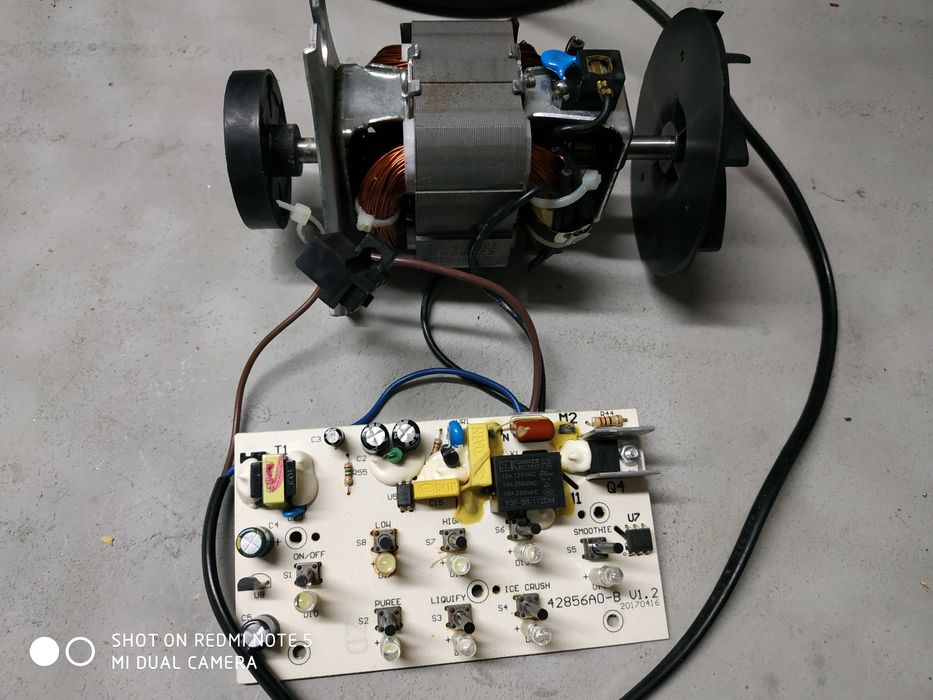 Мотор з регулятором обертів від блендера