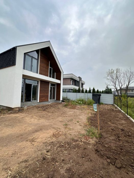 Лісова Буча — сучасний будинок у скандинавському стилі