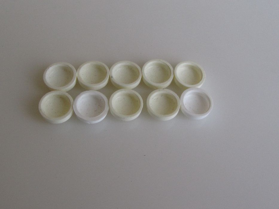 Zaślepki plastikowe na wkręty białe szt 10