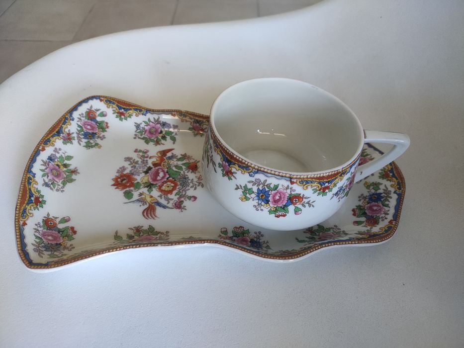 Conjunto de chávena e prato de torradas Empresa Elektro Cerâmica