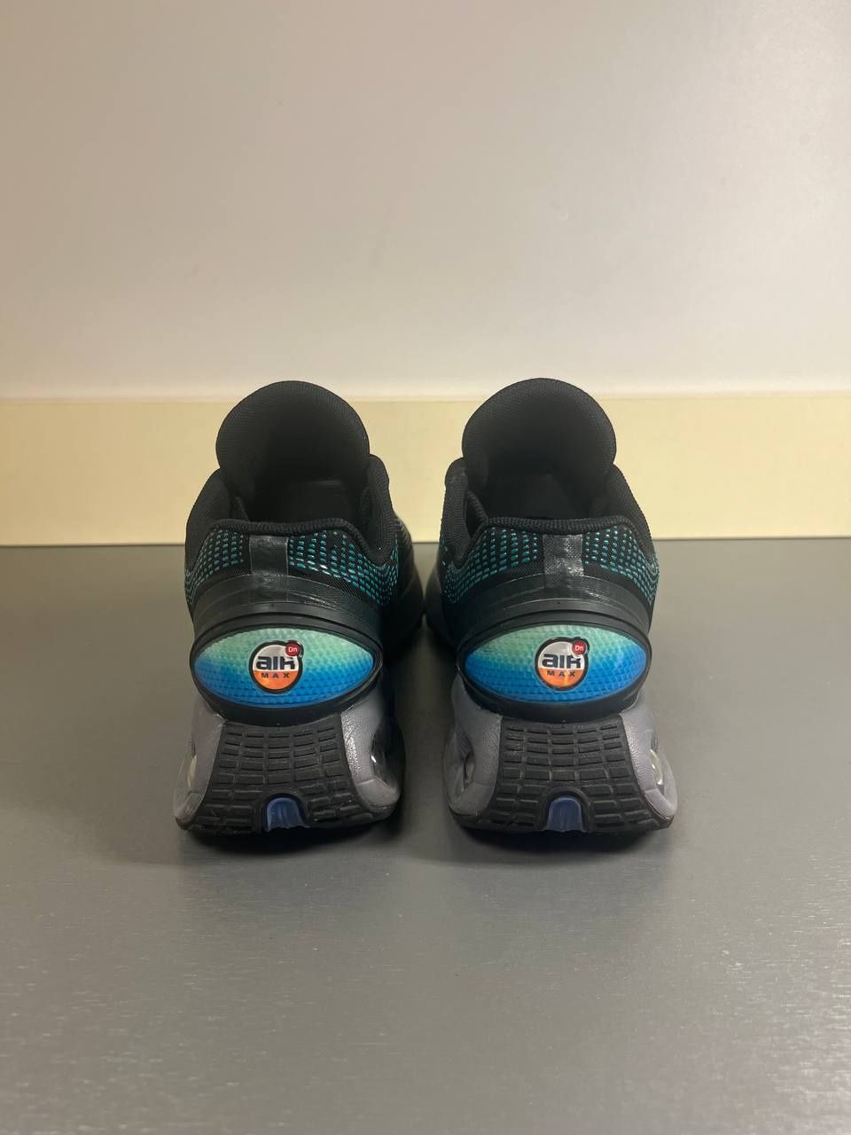 Кросівки Nike Air Max Dn в ідеальному стані 42 розмір