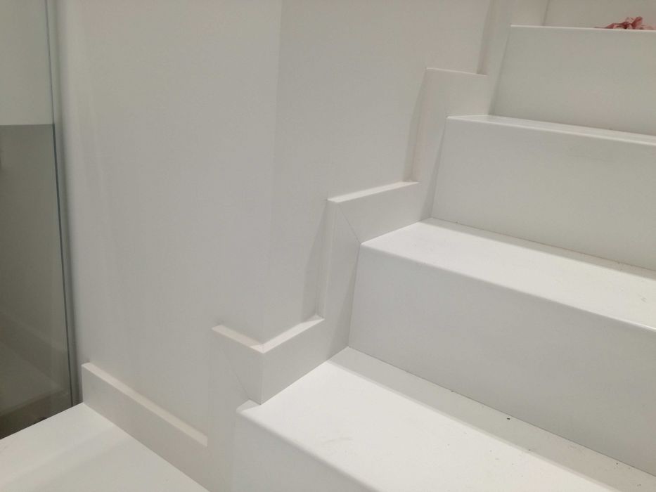 Montaż listew przypodłogowych  Woj. Łódzkie