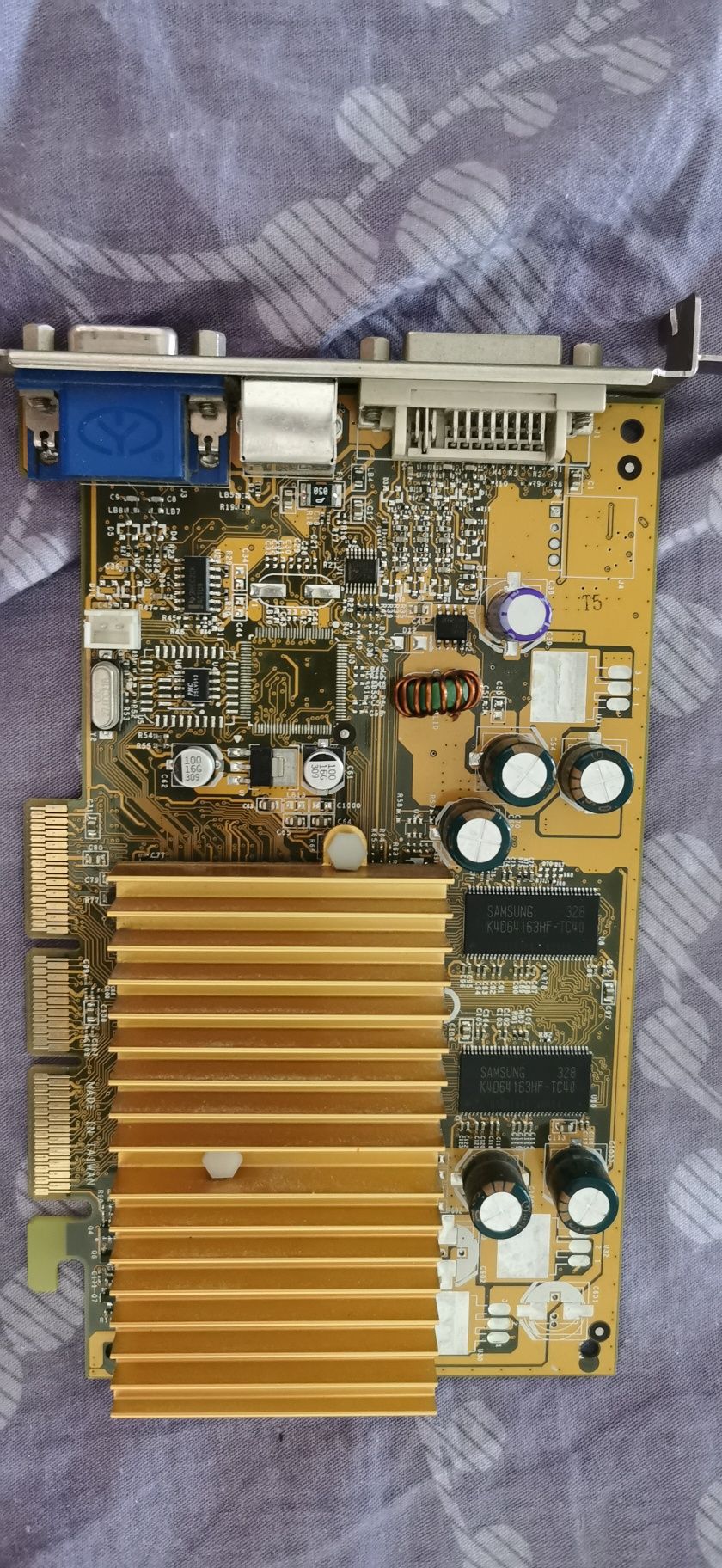 Видеокарта AGP Radeon 9200 SE