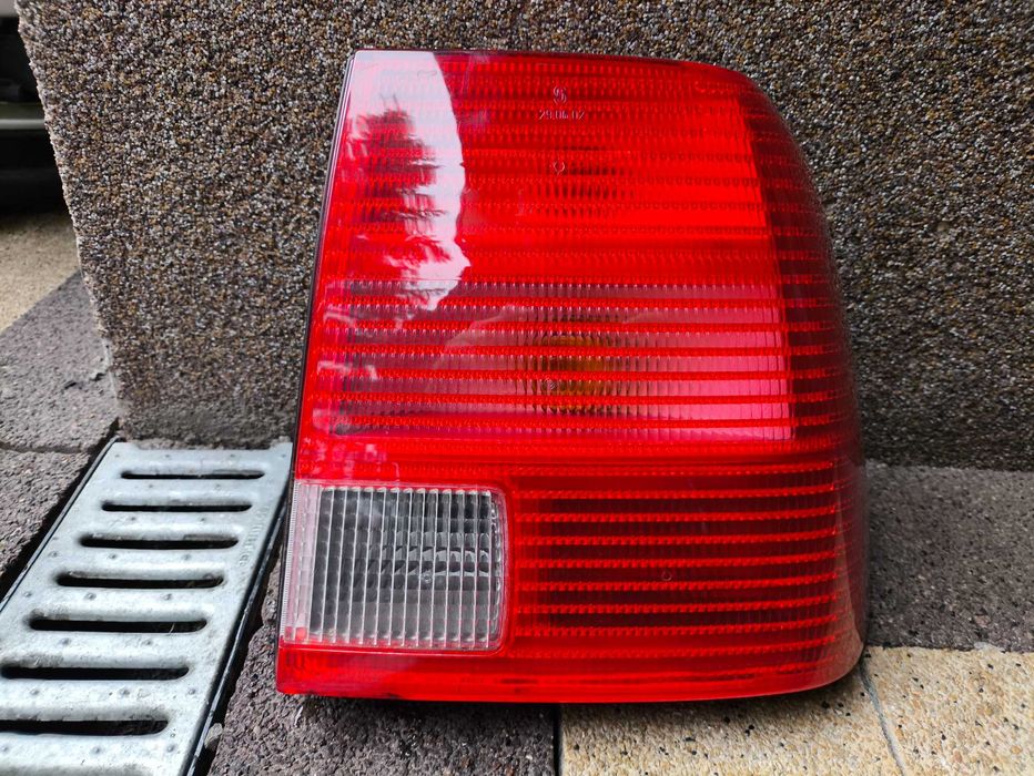 Lampa Tylna Prawa VW Passat B5 Sedan
