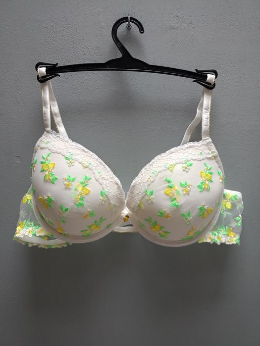 Cudny biustonosz Censored roz 85D  Nowy