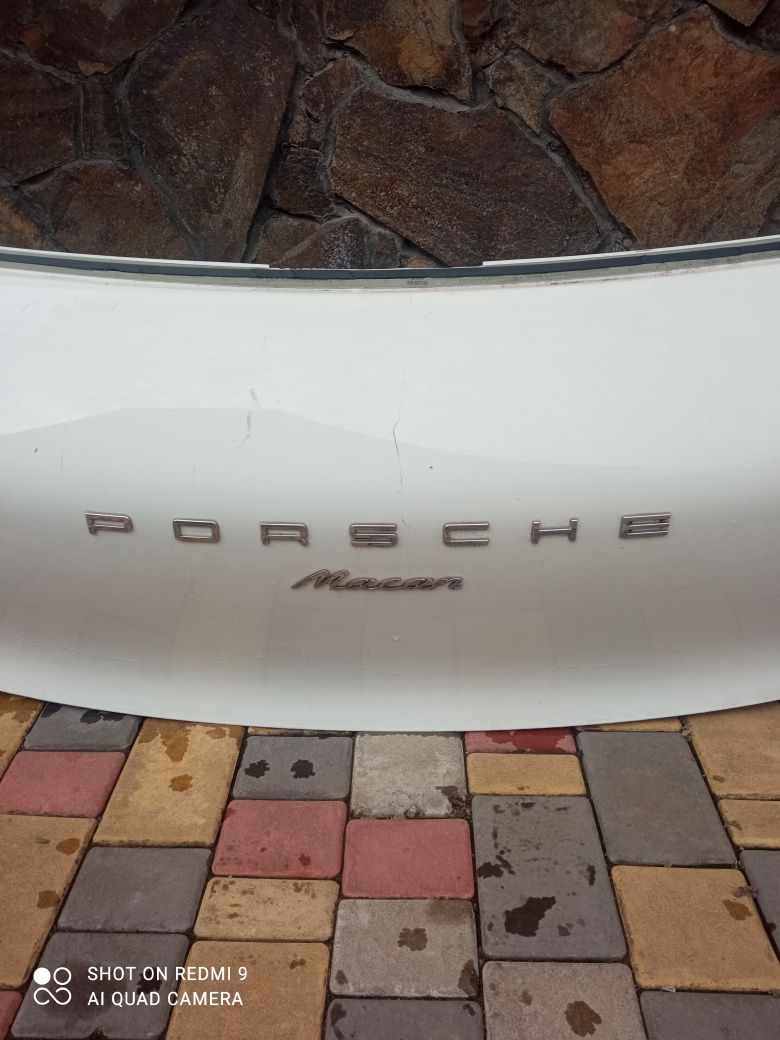 Кляпа кришка багажника Porsche Macan