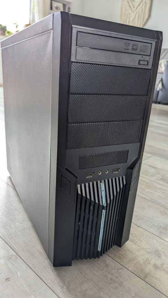 Zestaw AMD FX-8370E + AsRock 970 Extreme4 + 12GB DDR3-1600 + grafika