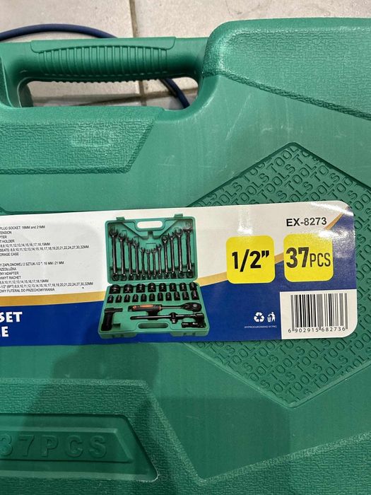 Zestaw kluczy płaskich i nasadowych