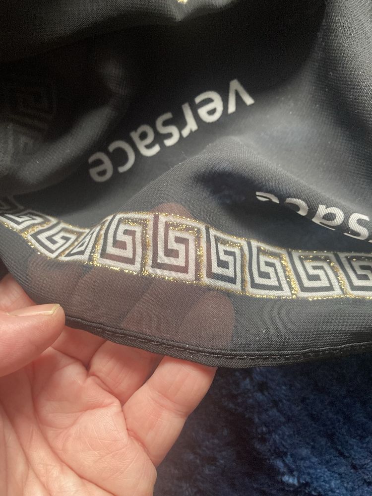 Chusta Versace must have
