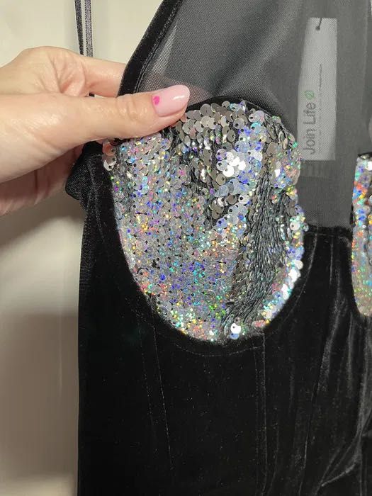 Bershka viral gorsetowa sukienka czarna krótka  aksamit tiulowa sexy M